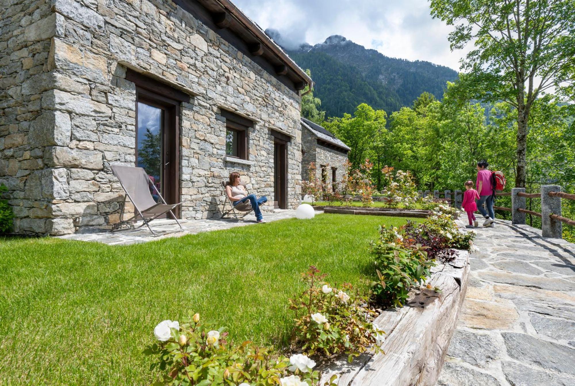 Baita Athili - Villaggio Dei Crodini โครโด ภายนอก รูปภาพ